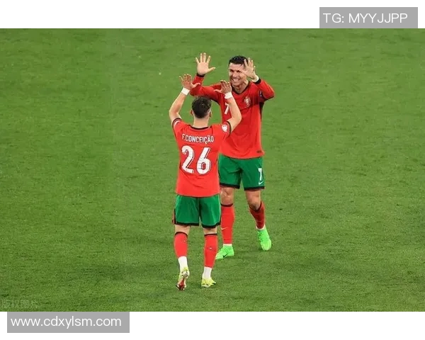 德国与葡萄牙激战正酣08年经典对决重温足球激情与荣耀